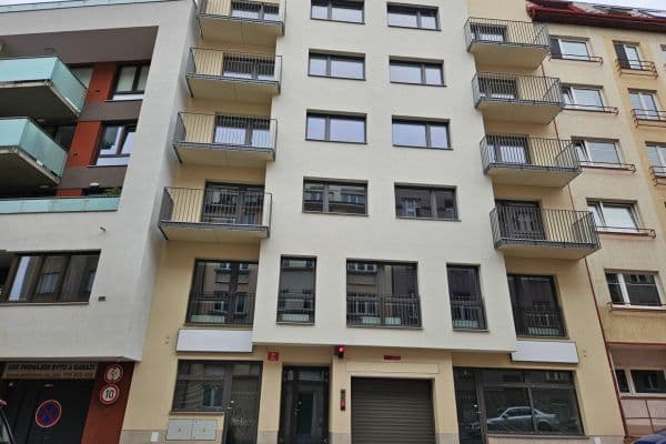 1 bedroom with open-plan kitchen flat to rent, 53 m², Sinkulova, Praha 1 bedroom with open-plan kitchen flat to rent, 53 m², Sinkulova, Praha