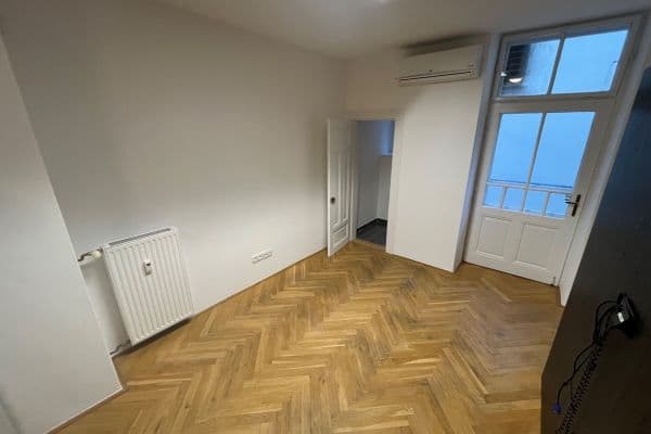 non-residential property to rent, 17 m², Jakubské náměstí, Brno non-residential property to rent, 17 m², Jakubské náměstí, Brno