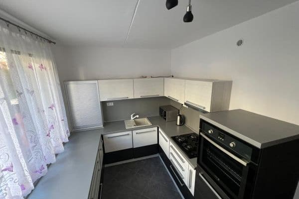 3 bedroom flat to rent, 73 m², Vítězná, Rožnov pod Radhoštěm, Zlínský Region 3 bedroom flat to rent, 73 m², Vítězná, Rožnov pod Radhoštěm, Zlínský Region