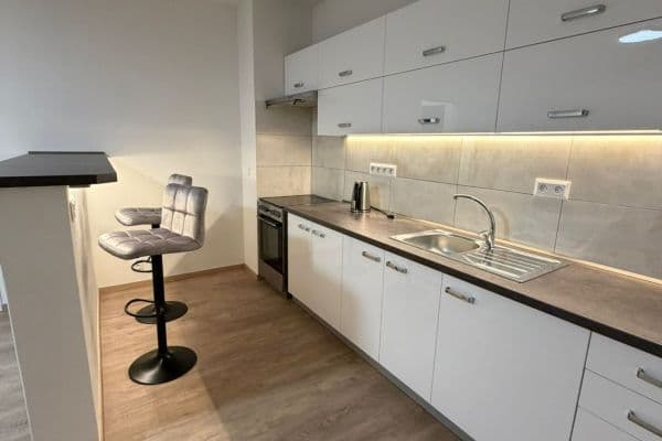 1 bedroom with open-plan kitchen flat to rent, 51 m², Vojtěcha Lanny, Kladno 1 bedroom with open-plan kitchen flat to rent, 51 m², Vojtěcha Lanny, Kladno