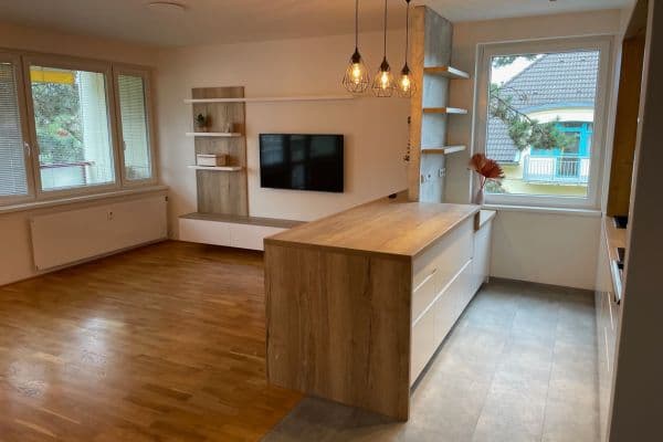 3 bedroom with open-plan kitchen flat to rent, 83 m², Rozýnova, Praha 3 bedroom with open-plan kitchen flat to rent, 83 m², Rozýnova, Praha