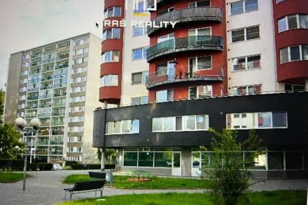 2 bedroom with open-plan kitchen flat to rent, 90 m², nábřeží Závodu míru, Pardubice 2 bedroom with open-plan kitchen flat to rent, 90 m², nábřeží Závodu míru, Pardubice