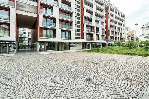 garage to rent, 15 m², Korunní, Hlavní město Praha garage to rent, 15 m², Korunní, Hlavní město Praha