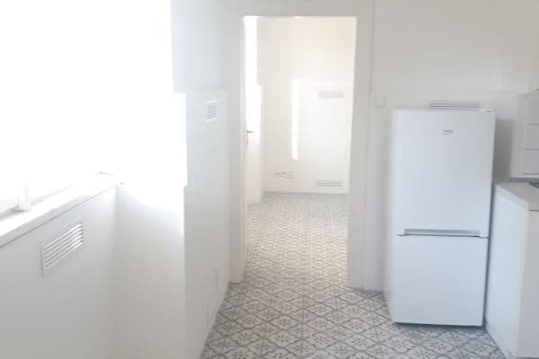1 bedroom with open-plan kitchen flat to rent, 40 m², Kladenská, Praha 1 bedroom with open-plan kitchen flat to rent, 40 m², Kladenská, Praha