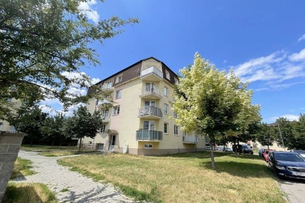2 bedroom flat to rent, 54 m², Topolová, Olomouc 2 bedroom flat to rent, 54 m², Topolová, Olomouc