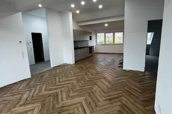 3 bedroom flat to rent, 100 m², Nürtingen, Baden-Württemberg 3 bedroom flat to rent, 100 m², Nürtingen, Baden-Württemberg