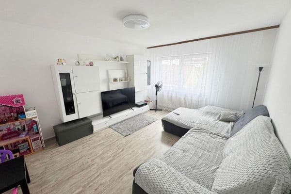 2 bedroom with open-plan kitchen flat to rent, 76 m², Cranger Str. 210a, Gelsenkirchen 2 bedroom with open-plan kitchen flat to rent, 76 m², Cranger Str. 210a, Gelsenkirchen