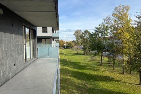 1 bedroom with open-plan kitchen flat to rent, 52 m², Čakovická, Praha 1 bedroom with open-plan kitchen flat to rent, 52 m², Čakovická, Praha