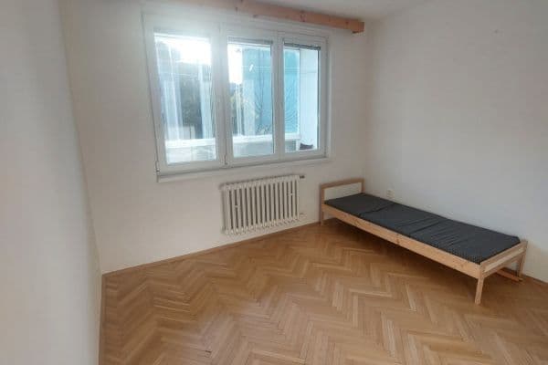 3 bedroom flat to rent, 56 m², Karenova, Prague 3 bedroom flat to rent, 56 m², Karenova, Prague