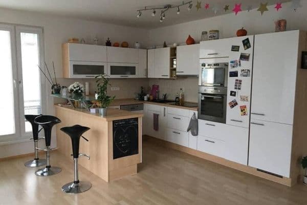 4 bedroom with open-plan kitchen flat to rent, 140 m², Raichlova, Praha 4 bedroom with open-plan kitchen flat to rent, 140 m², Raichlova, Praha