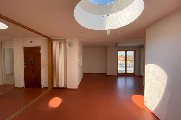 4 bedroom with open-plan kitchen flat to rent, 105 m², Za Vokovickou vozovnou, Hlavní město Praha 4 bedroom with open-plan kitchen flat to rent, 105 m², Za Vokovickou vozovnou, Hlavní město Praha