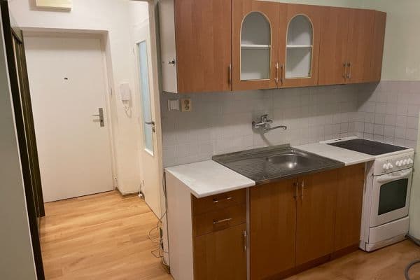 1 bedroom flat to rent, 31 m², Šafaříkova, Uherské Hradiště, Zlínský Region 1 bedroom flat to rent, 31 m², Šafaříkova, Uherské Hradiště, Zlínský Region