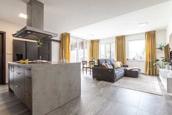 3 bedroom with open-plan kitchen flat for sale, 188 m², Na Baních, 3 bedroom with open-plan kitchen flat for sale, 188 m², Na Baních,