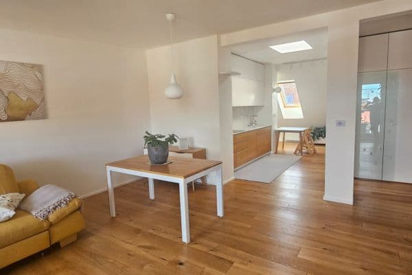 3 bedroom with open-plan kitchen flat to rent, 120 m², Wuchterlova, Praha 3 bedroom with open-plan kitchen flat to rent, 120 m², Wuchterlova, Praha