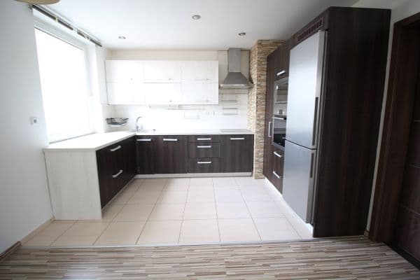 2 bedroom with open-plan kitchen flat to rent, 76 m², Leopoldova, Prague, Prague 2 bedroom with open-plan kitchen flat to rent, 76 m², Leopoldova, Prague, Prague