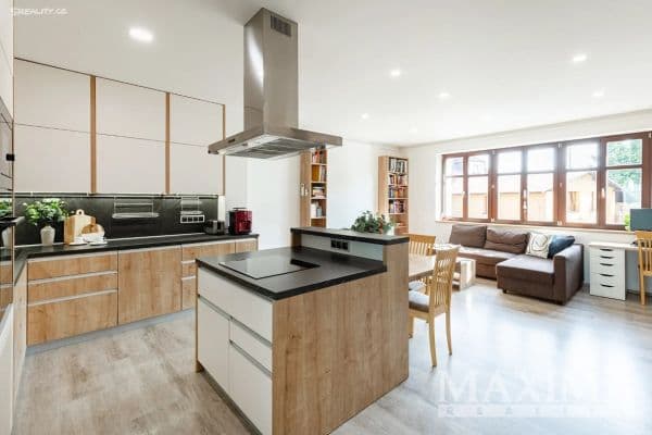 3 bedroom with open-plan kitchen flat to rent, 94 m², Pražská, Úvaly 3 bedroom with open-plan kitchen flat to rent, 94 m², Pražská, Úvaly