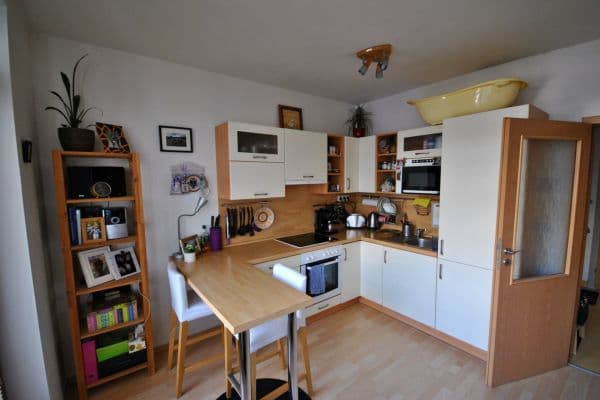 Studio flat to rent, 36 m², U Měšťanského pivovaru, Praha Studio flat to rent, 36 m², U Měšťanského pivovaru, Praha