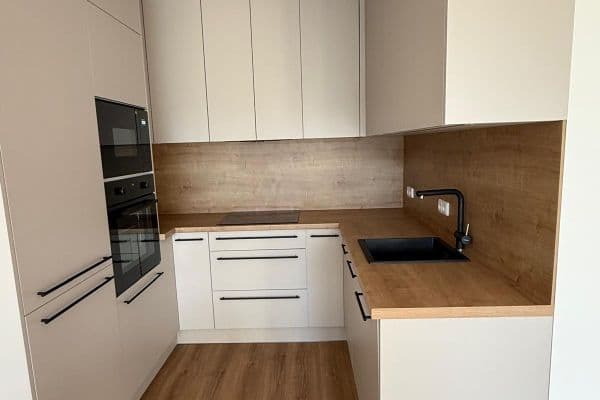 1 bedroom with open-plan kitchen flat to rent, 55 m², Čakovická, Hlavní město Praha 1 bedroom with open-plan kitchen flat to rent, 55 m², Čakovická, Hlavní město Praha