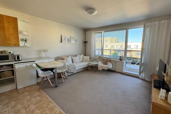 1 bedroom with open-plan kitchen flat to rent, 41 m², Werichova, Praha 1 bedroom with open-plan kitchen flat to rent, 41 m², Werichova, Praha