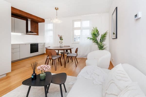 4 bedroom with open-plan kitchen flat for sale, 139 m², Chodská, Hlavní město Praha 4 bedroom with open-plan kitchen flat for sale, 139 m², Chodská, Hlavní město Praha