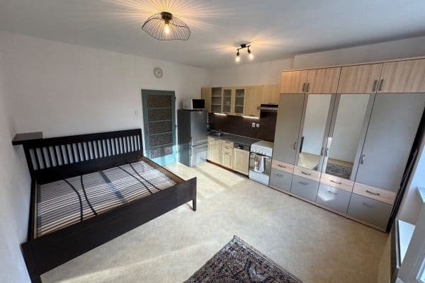 Studio flat to rent, 22 m², Kolbenova, Praha Studio flat to rent, 22 m², Kolbenova, Praha