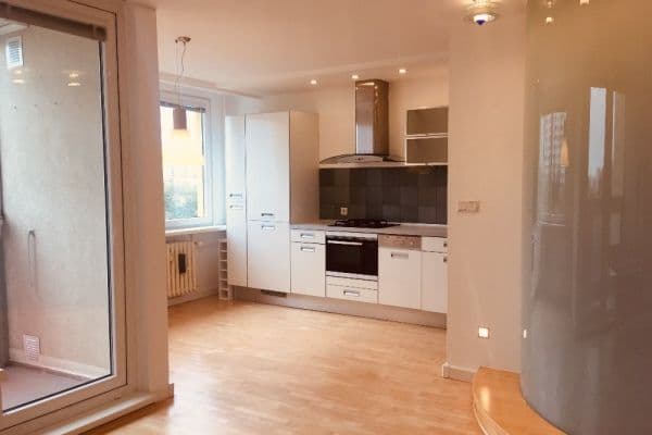 3 bedroom flat to rent, 65 m², Střekovská, Praha 3 bedroom flat to rent, 65 m², Střekovská, Praha