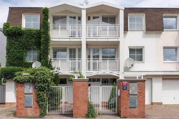 3 bedroom flat to rent, 18 m², K Zahrádkám, Praha 3 bedroom flat to rent, 18 m², K Zahrádkám, Praha