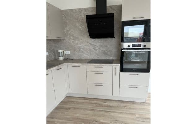 Studio flat to rent, 39 m², Čakovická, Praha Studio flat to rent, 39 m², Čakovická, Praha