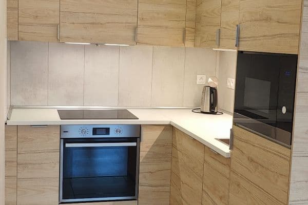 Studio flat to rent, 32 m², Wassermannova, Praha Studio flat to rent, 32 m², Wassermannova, Praha