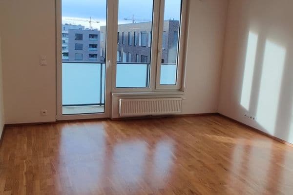 Studio flat to rent, 32 m², Wassermannova, Praha Studio flat to rent, 32 m², Wassermannova, Praha