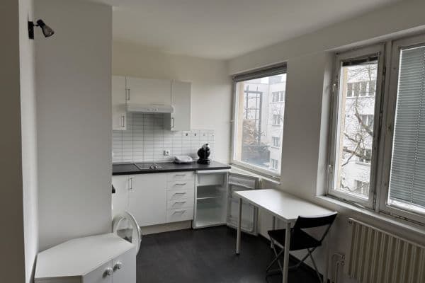 Studio flat to rent, 24 m², Za Mlýnem, Praha Studio flat to rent, 24 m², Za Mlýnem, Praha