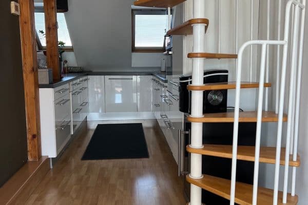 4 bedroom with open-plan kitchen flat for sale, 159 m², Kostelecká, Mratín 4 bedroom with open-plan kitchen flat for sale, 159 m², Kostelecká, Mratín