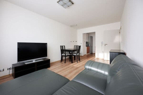 1 bedroom with open-plan kitchen flat to rent, 43 m², Machuldova, Praha 1 bedroom with open-plan kitchen flat to rent, 43 m², Machuldova, Praha