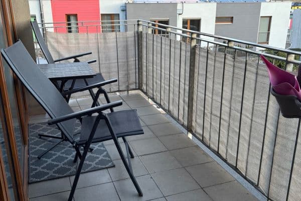 2 bedroom with open-plan kitchen flat to rent, 77 m², Na Horizontu, Králův Dvůr 2 bedroom with open-plan kitchen flat to rent, 77 m², Na Horizontu, Králův Dvůr