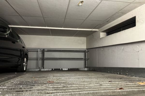 garage to rent, 12 m², Pod Nouzovem, Praha garage to rent, 12 m², Pod Nouzovem, Praha