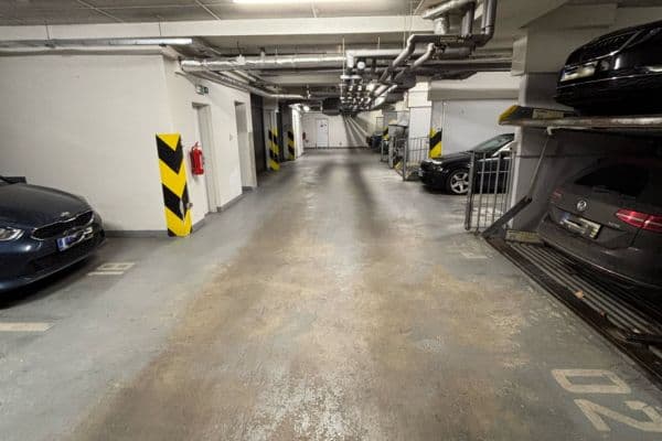 garage to rent, 12 m², Pod Nouzovem, Praha garage to rent, 12 m², Pod Nouzovem, Praha