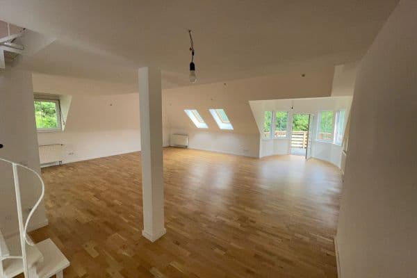 3 bedroom with open-plan kitchen flat to rent, 193 m², Bergstraße 16, Carlsberg 3 bedroom with open-plan kitchen flat to rent, 193 m², Bergstraße 16, Carlsberg