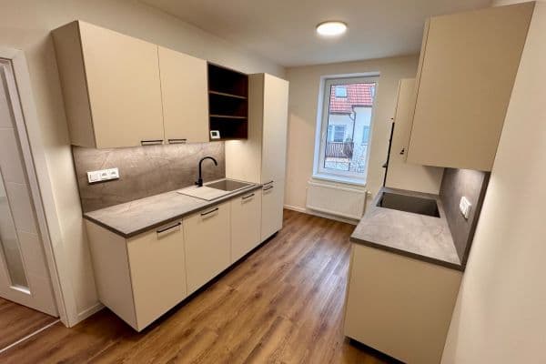 1 bedroom flat to rent, 41 m², Na Mokřině, Praha 1 bedroom flat to rent, 41 m², Na Mokřině, Praha