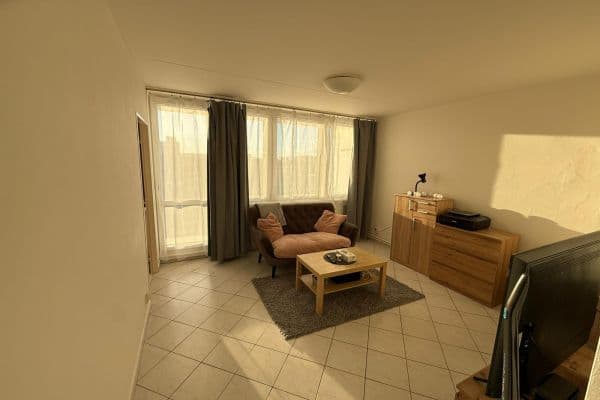 1 bedroom with open-plan kitchen flat to rent, 47 m², Nekvasilova, Praha 1 bedroom with open-plan kitchen flat to rent, 47 m², Nekvasilova, Praha