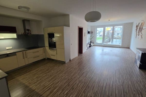 4 bedroom with open-plan kitchen flat for sale, 154 m², Edisonova, Praha 4 bedroom with open-plan kitchen flat for sale, 154 m², Edisonova, Praha