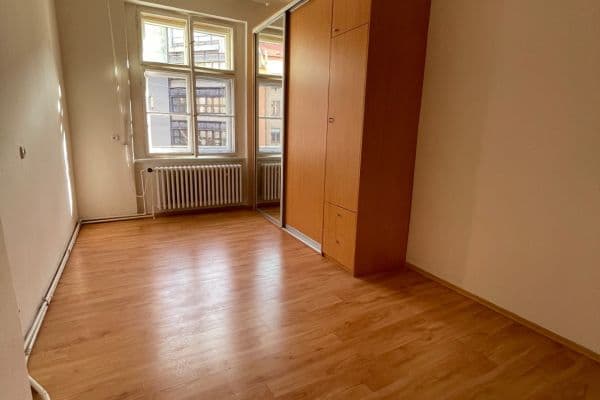 1 bedroom with open-plan kitchen flat to rent, 49 m², Trojanova, Praha 1 bedroom with open-plan kitchen flat to rent, 49 m², Trojanova, Praha