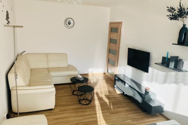 2 bedroom with open-plan kitchen flat to rent, 74 m², U Sluncové, Praha 2 bedroom with open-plan kitchen flat to rent, 74 m², U Sluncové, Praha