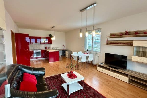 2 bedroom with open-plan kitchen flat to rent, 88 m², Radouňova, Praha 2 bedroom with open-plan kitchen flat to rent, 88 m², Radouňova, Praha