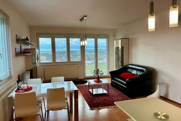 2 bedroom with open-plan kitchen flat to rent, 88 m², Radouňova, Praha 2 bedroom with open-plan kitchen flat to rent, 88 m², Radouňova, Praha