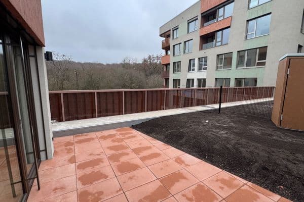 Studio flat to rent, 35 m², U Komína, Praha Studio flat to rent, 35 m², U Komína, Praha