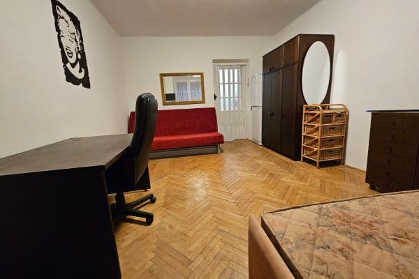 Studio flat for sale, 28 m², Jeremenkova, Praha Studio flat for sale, 28 m², Jeremenkova, Praha