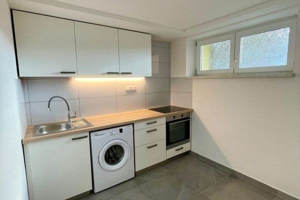 Studio flat to rent, 30 m², náměstí Svaté Hedviky, Opava, Moravskoslezský Region Studio flat to rent, 30 m², náměstí Svaté Hedviky, Opava, Moravskoslezský Region