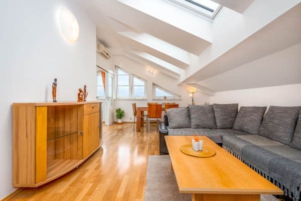 2 bedroom flat for sale, 75 m², Lipnická, Praha 14 2 bedroom flat for sale, 75 m², Lipnická, Praha 14