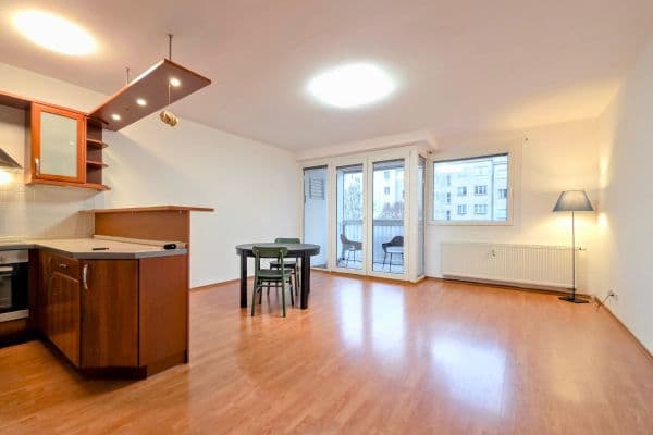 2 bedroom with open-plan kitchen flat to rent, 75 m², Kloboučnická, Praha 2 bedroom with open-plan kitchen flat to rent, 75 m², Kloboučnická, Praha