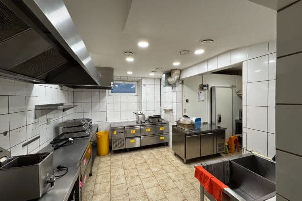 non-residential property to rent, 105 m², Záběhlická, Praha 10 non-residential property to rent, 105 m², Záběhlická, Praha 10